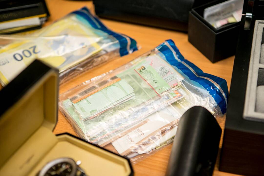Kaune sutriuškintos dokumentų klastotojų ir vagystes vykdžiusių asmenų grupuotės