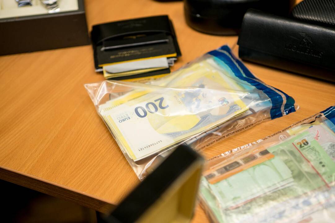 Kaune sutriuškintos dokumentų klastotojų ir vagystes vykdžiusių asmenų grupuotės