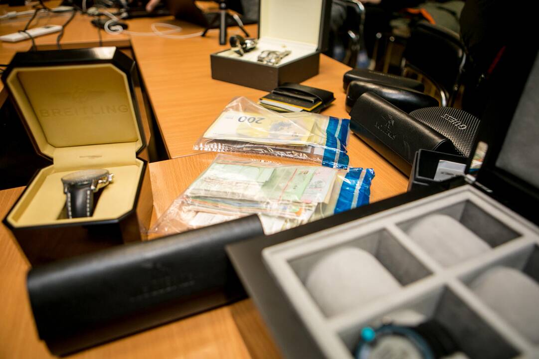 Kaune sutriuškintos dokumentų klastotojų ir vagystes vykdžiusių asmenų grupuotės