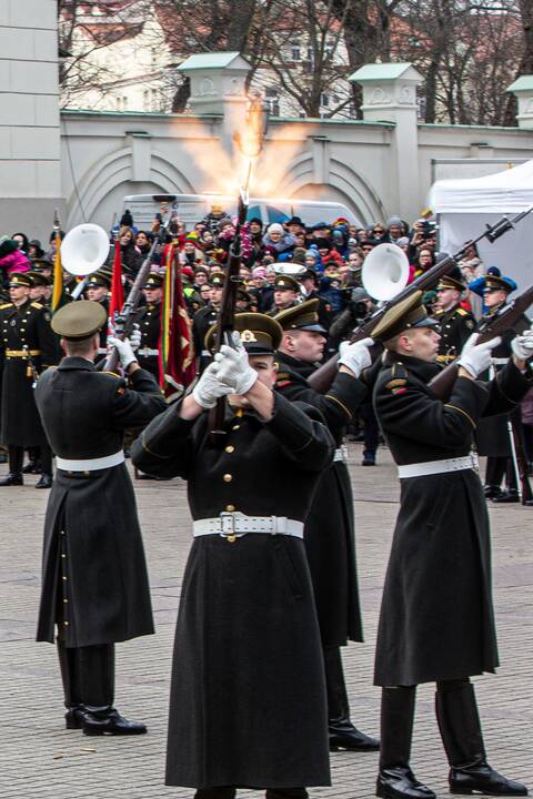 Trijų Baltijos valstybių vėliavų pakėlimo ceremonija S. Daukanto aikštėje