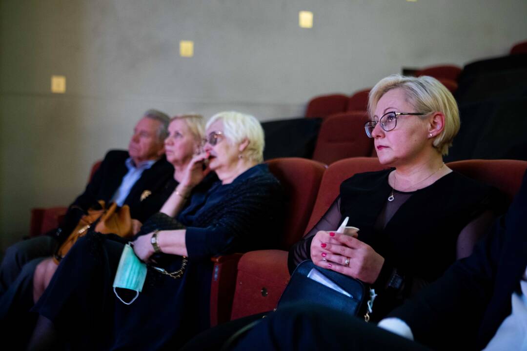 Vilniaus mažajame teatre atsisveikinama su mirusiu aktoriumi G. Girdvainiu