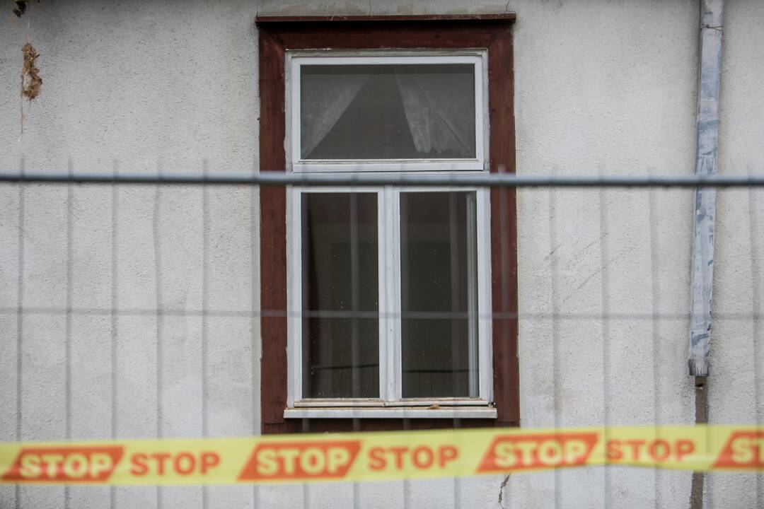 Žaliakalnyje nelegaliai griaunamas namas