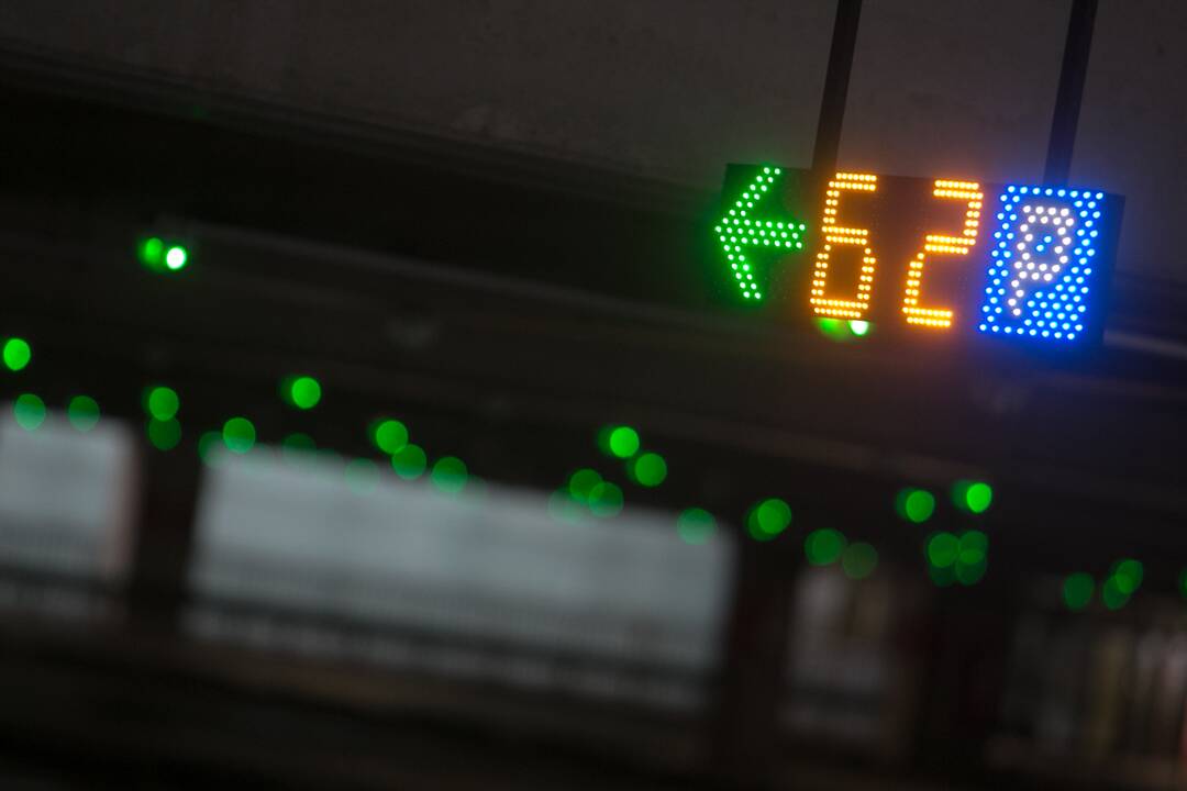 Prieš uždarant – pirkėjų minios Kauno prekybos centruose