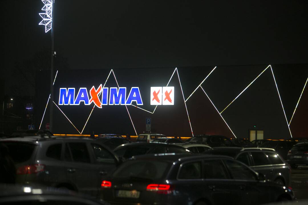 Kauniečiai užgulė prekybos centrus