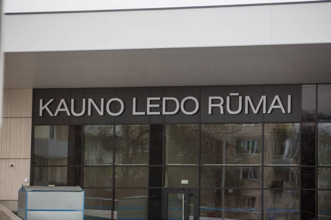 Darbą pradeda didžiausias vakcinavimo centras Lietuvoje – Kauno ledo rūmai