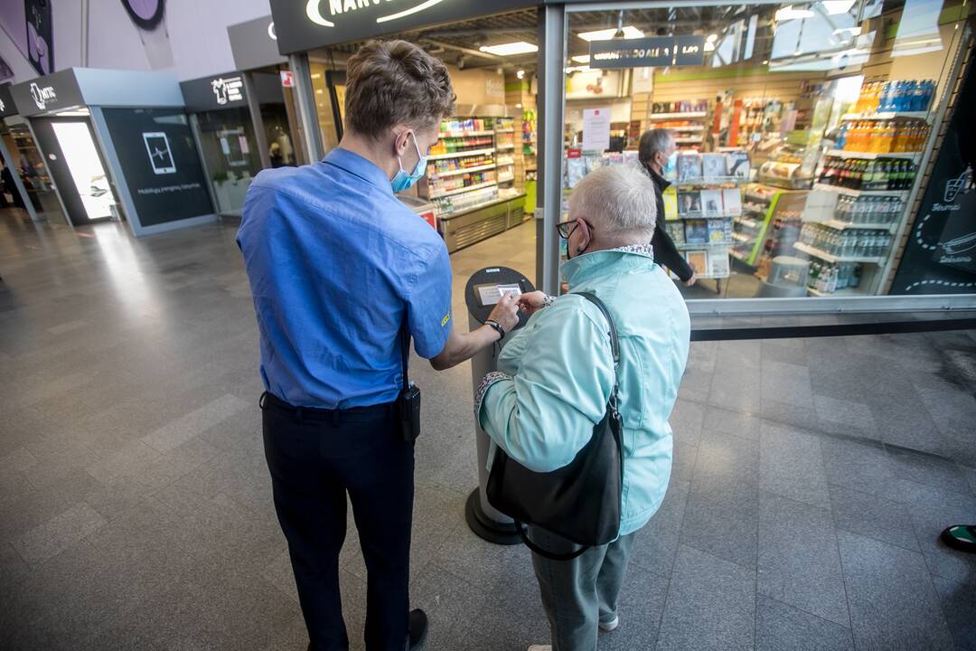 Kauno prekybos centruose tikrinami galimybių pasai