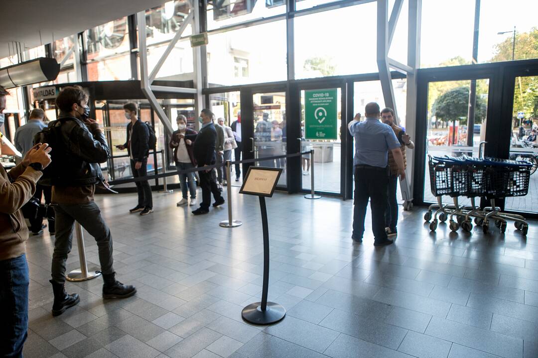 Kauno prekybos centruose tikrinami galimybių pasai