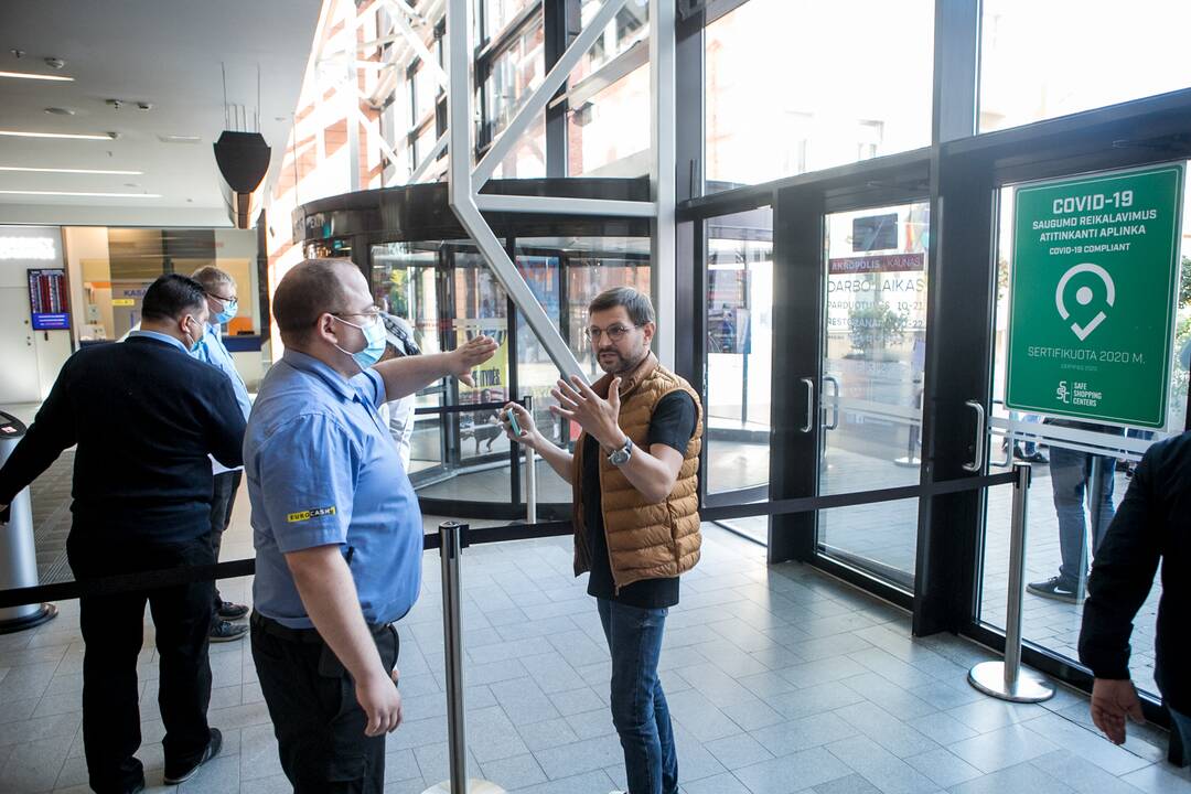 Antanas Kandrotas-Celofanas bandė be galimybių paso patekti į „Akropolį“