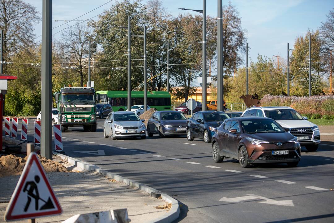 Pilies žiedas – vis dar vairuotojų galvos skausmas