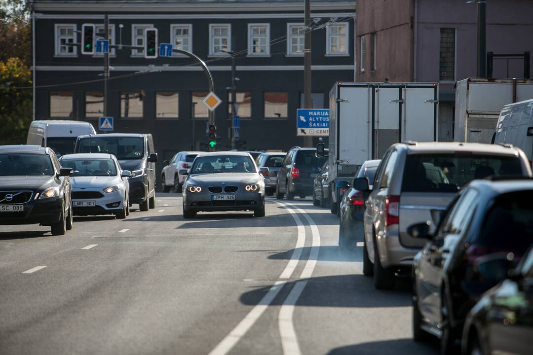 Pilies žiedas – vis dar vairuotojų galvos skausmas