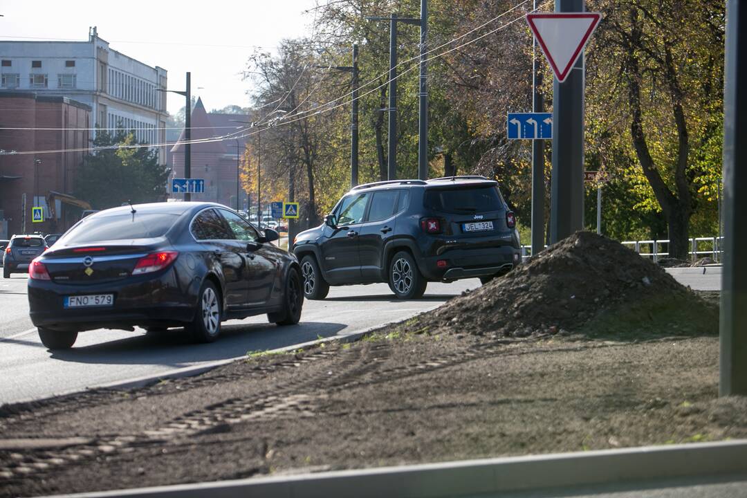 Pilies žiedas – vis dar vairuotojų galvos skausmas