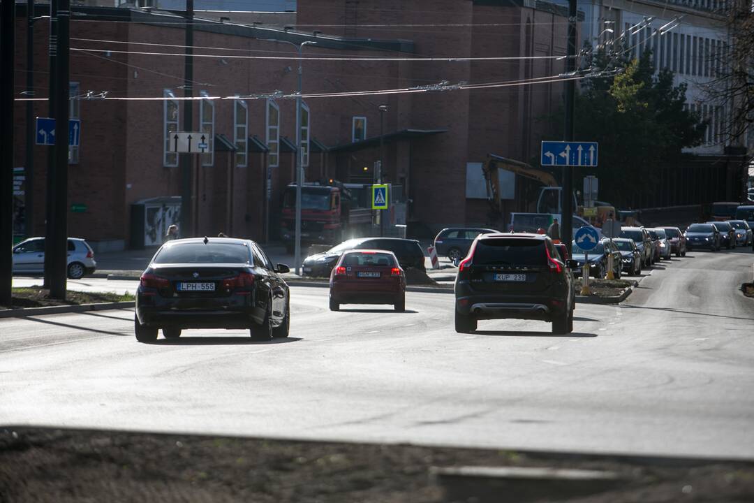 Pilies žiedas – vis dar vairuotojų galvos skausmas