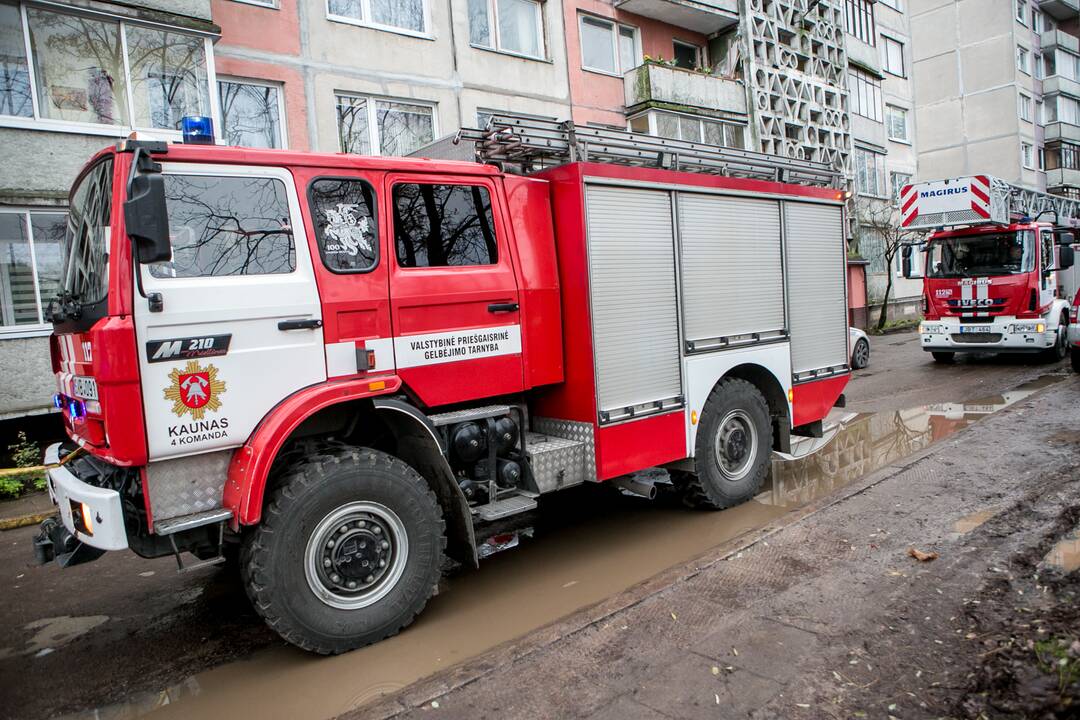 Gaisras Taikos prospekto daugiabutyje