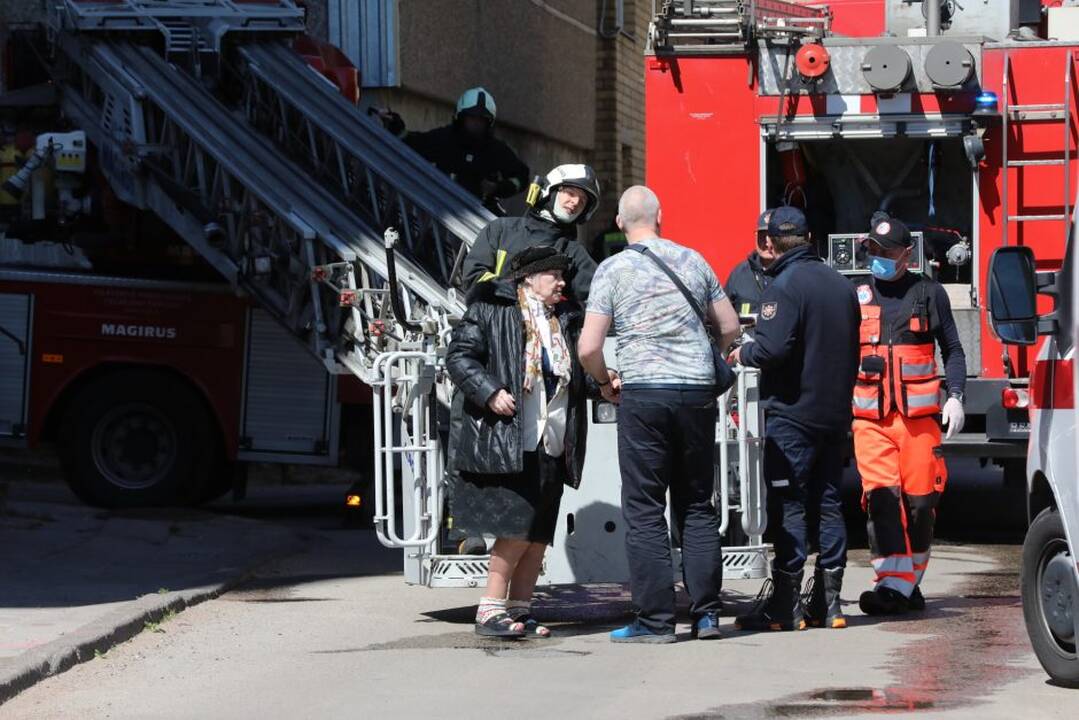 Gaisras Šilainių dvylikaaukštyje