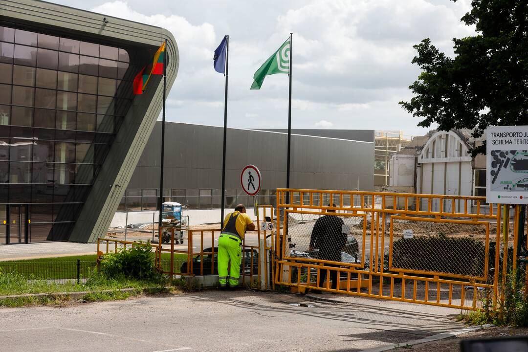Atvira liepsna niokojo „Kauno baldus“