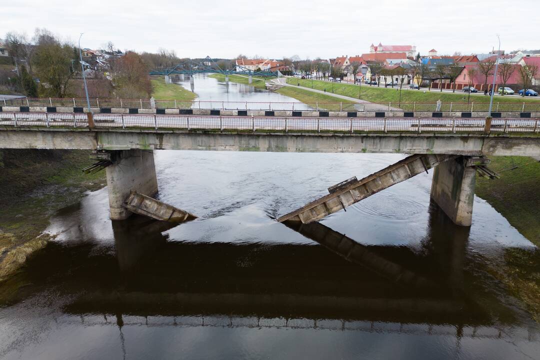 Kėdainiuose įgriuvo tiltas