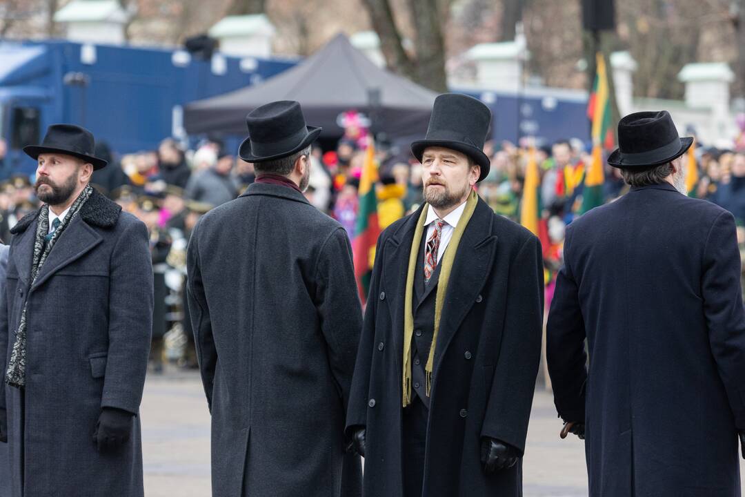 Trijų Baltijos valstybių vėliavų pakėlimas Daukanto aikštėje