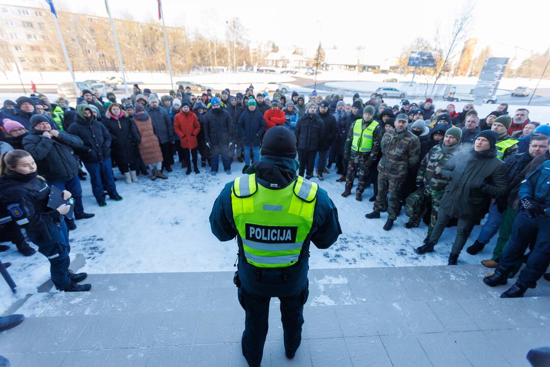 Kaune dingusios mergaitės paieškos ir vietovės