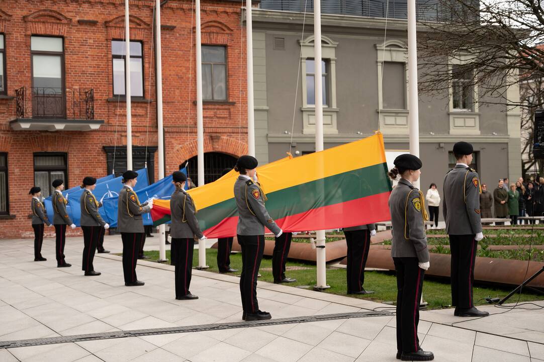 20 metų – kartu su NATO (vėliavos pakėlimas Kaune)