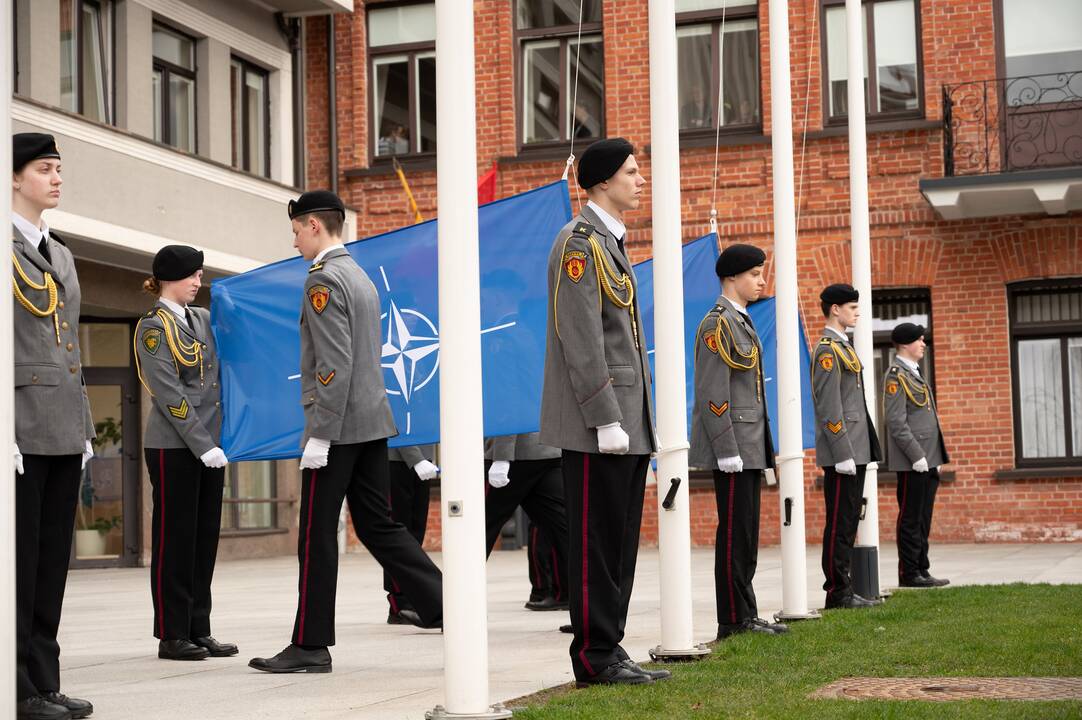 20 metų – kartu su NATO (vėliavos pakėlimas Kaune)