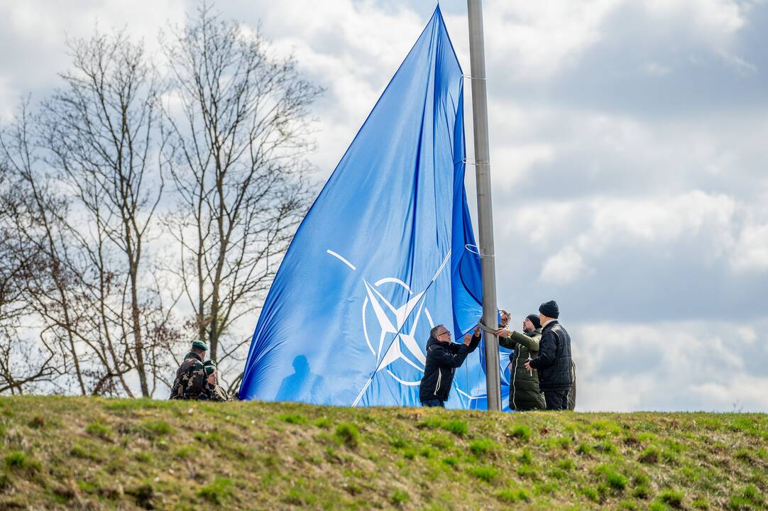 20 metų – kartu su NATO (vėliavos pakėlimas Kaune)