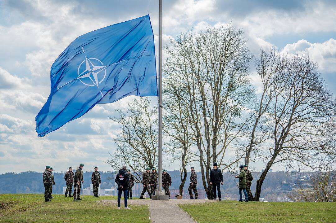 20 metų – kartu su NATO (vėliavos pakėlimas Kaune)