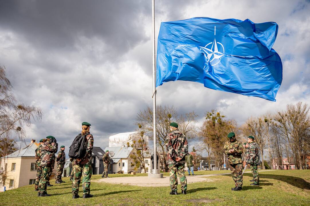 20 metų – kartu su NATO (vėliavos pakėlimas Kaune)