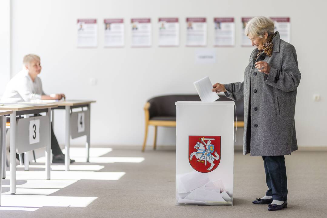 Lietuva renka prezidentą ir sprendžia dėl dvigubos pilietybės