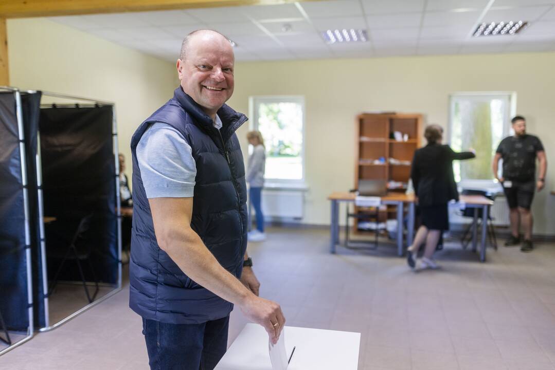 Lietuva renka prezidentą ir sprendžia dėl dvigubos pilietybės