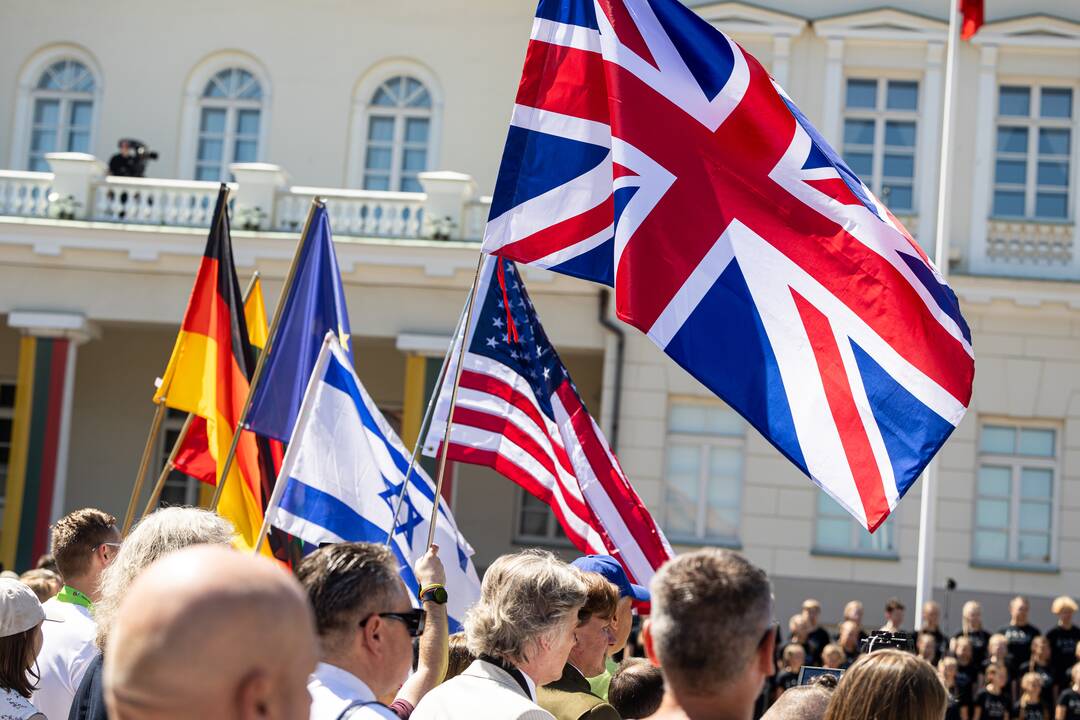 Dainų šventės vėliavos pakėlimo ceremonija Vilniuje