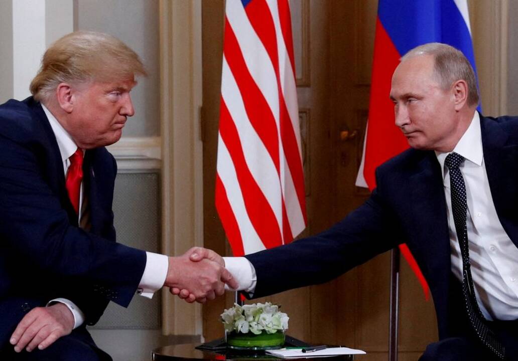 „Reuters“: JAV rengiamas planas, pagal kurį būtų švelninamos Rusijai įvestos sankcijos