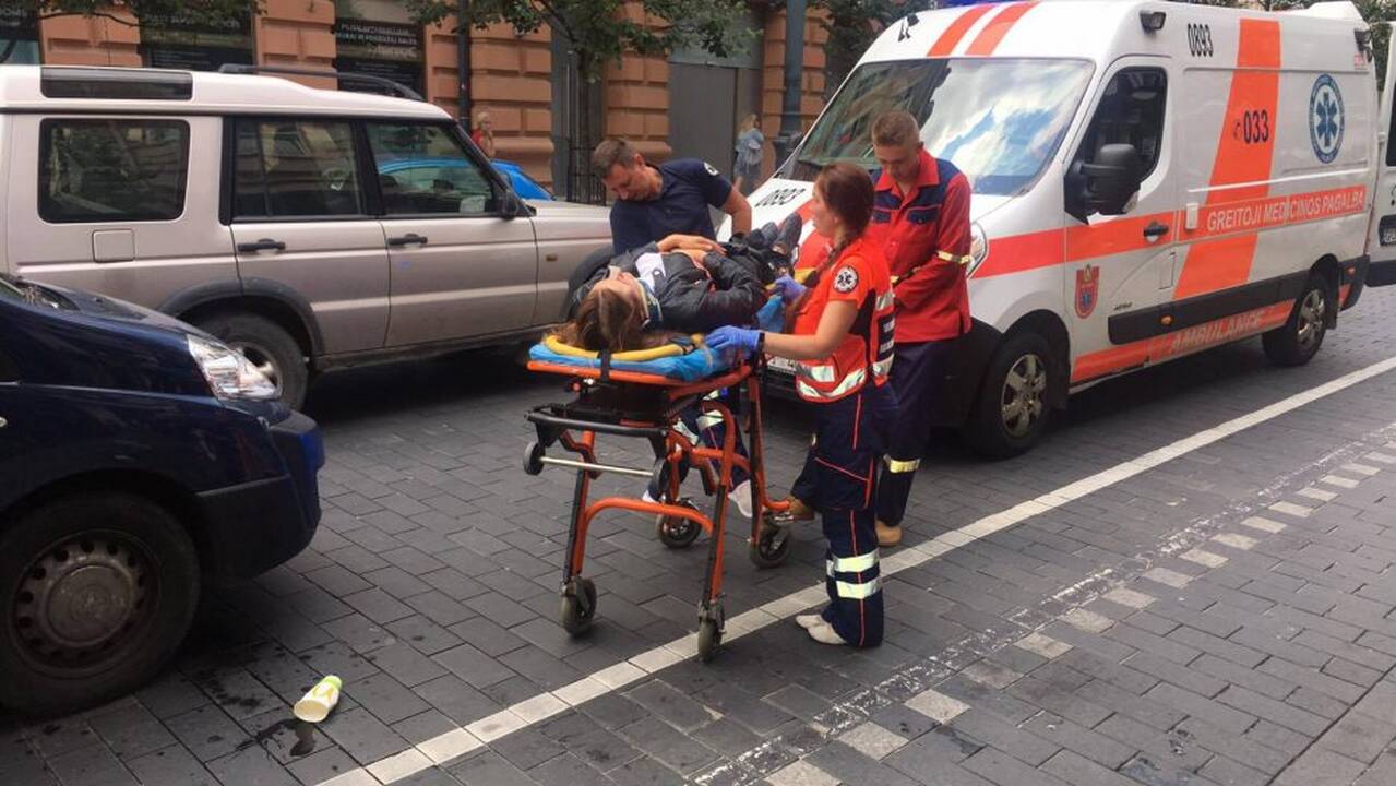 Nelaimė Kaune: senolio vairuojamas „Peugeot“ partrenkė nepilnametę