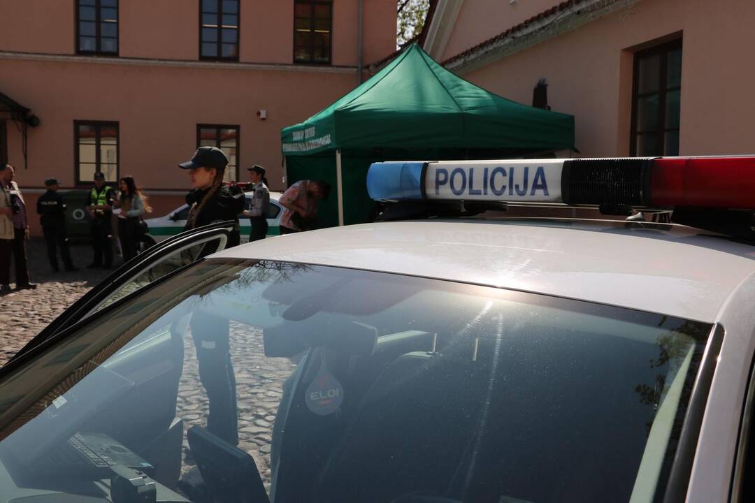 Neeilinis policijos reidas Rotušės aikštėje