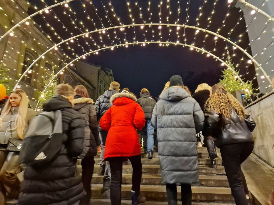 Į Kauno kalėdinės eglės įžiebimą susirinko tūkstantinė minia