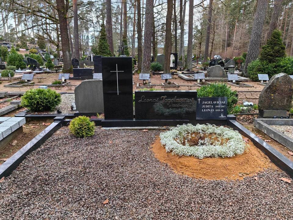 A. Jagelavičiūtės laidotuvės Karmėlavos kapinėse