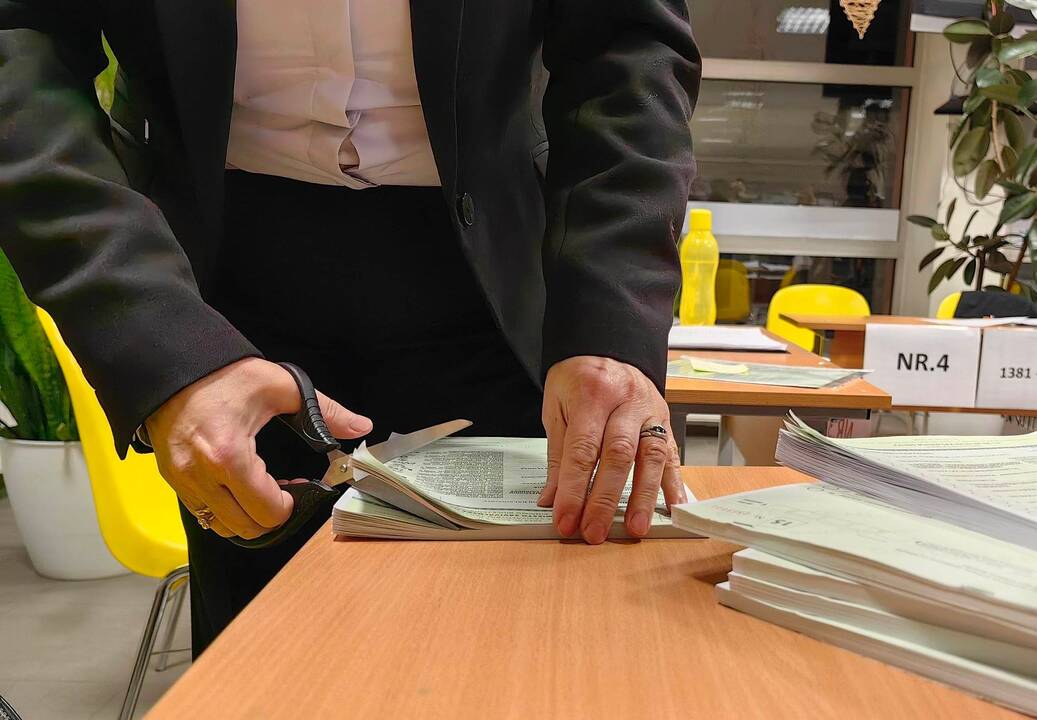 Rinkimai baigėsi – skaičiuojami rezultatai