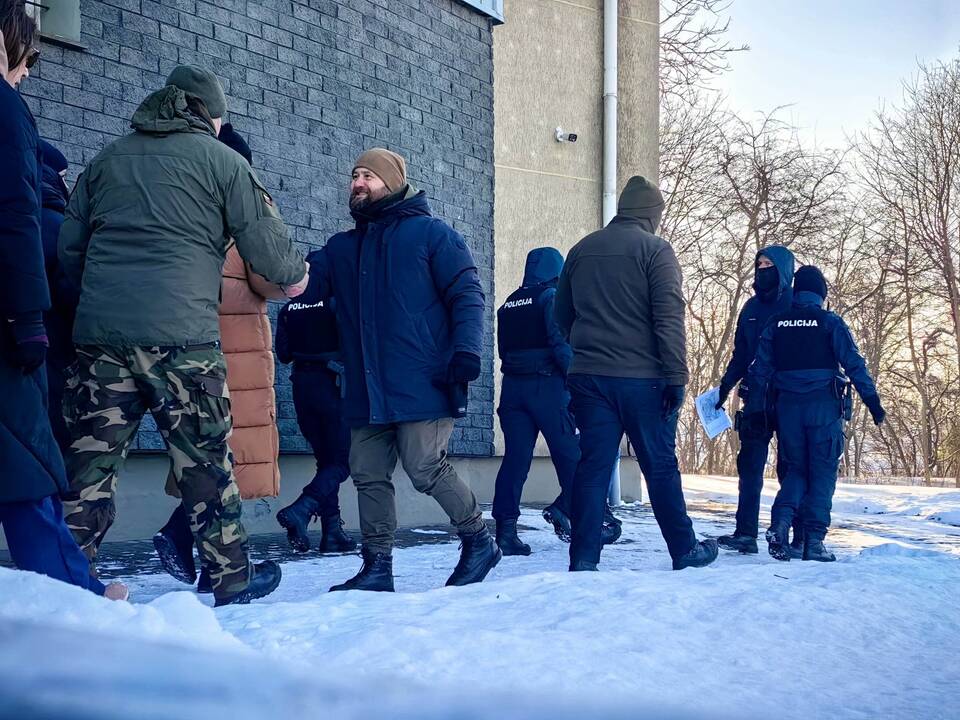 Kaune dingusios mergaitės paieškos ir vietovės
