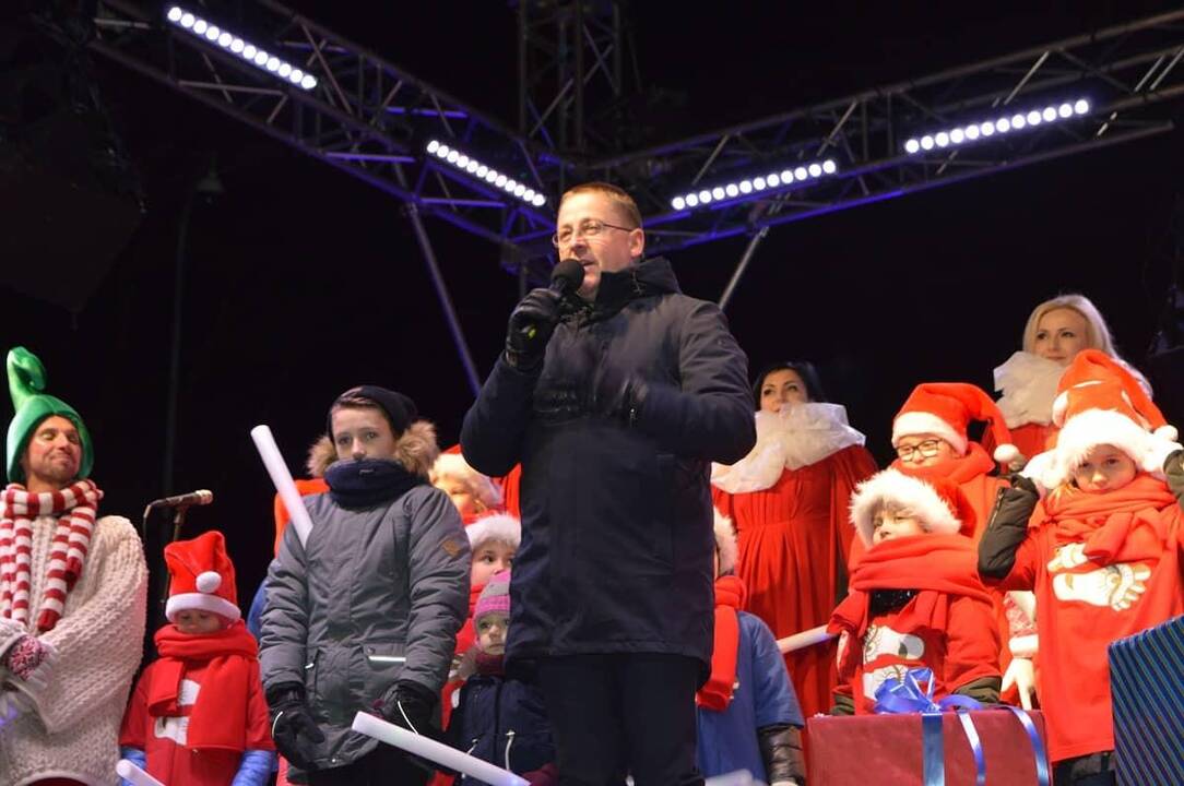Palangoje įžiebta Kalėdų eglė