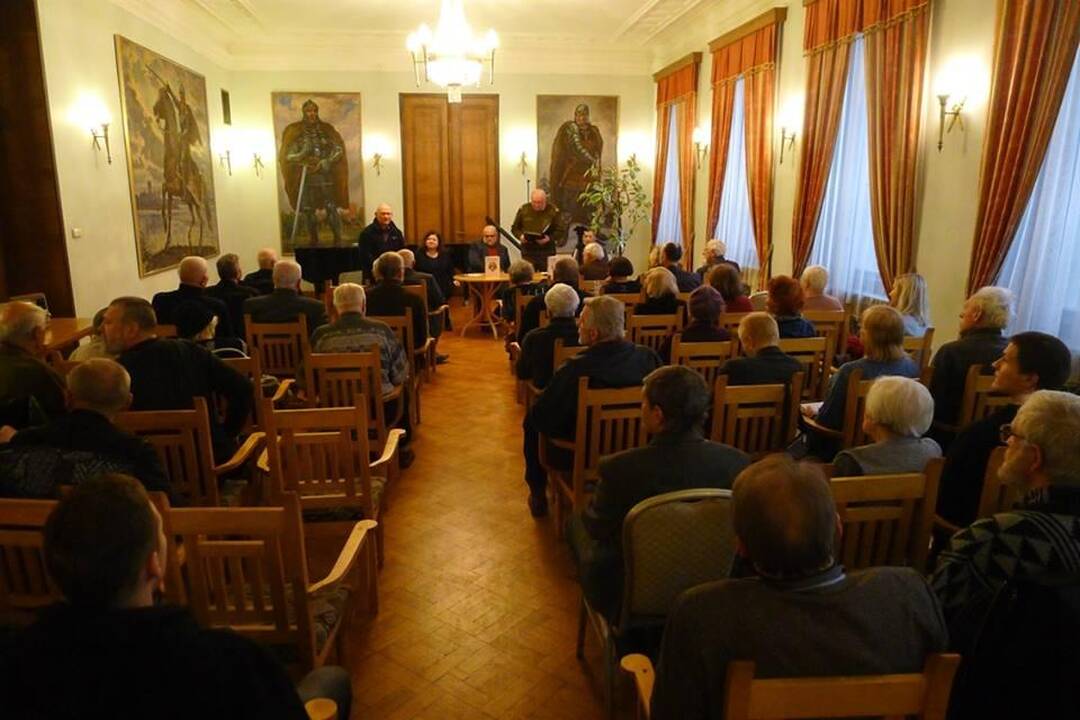 Istorija: pirmieji asmens sargybiniai pradėjo dirbti 1990-ųjų kovo 21 d.