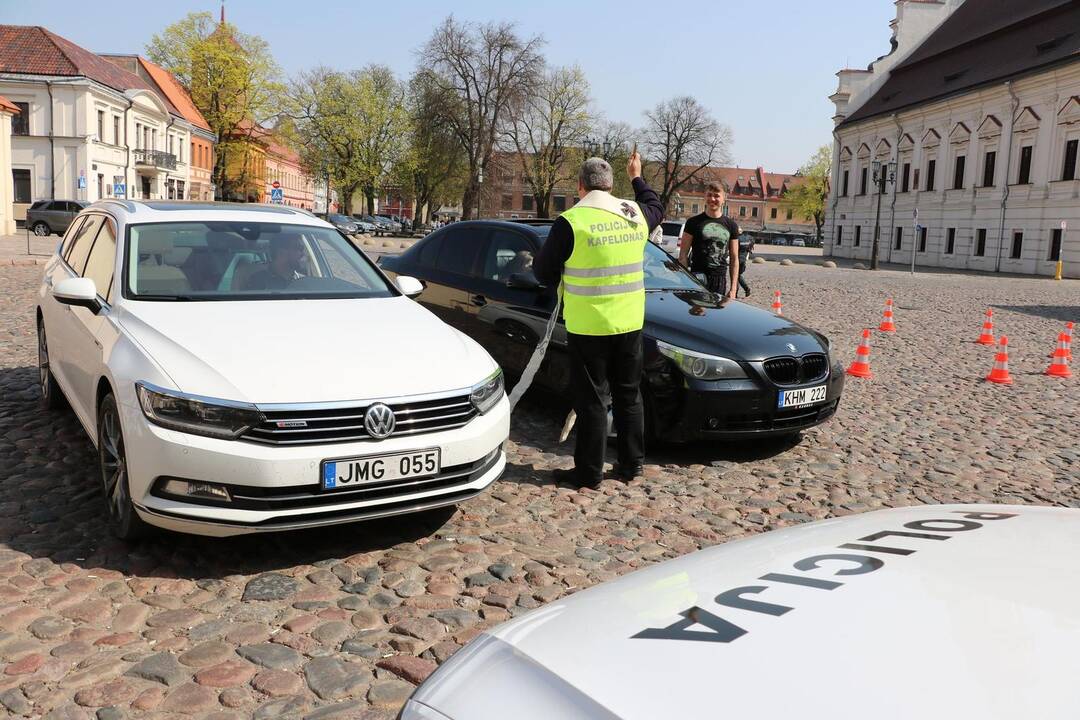 Neeilinis policijos reidas Rotušės aikštėje