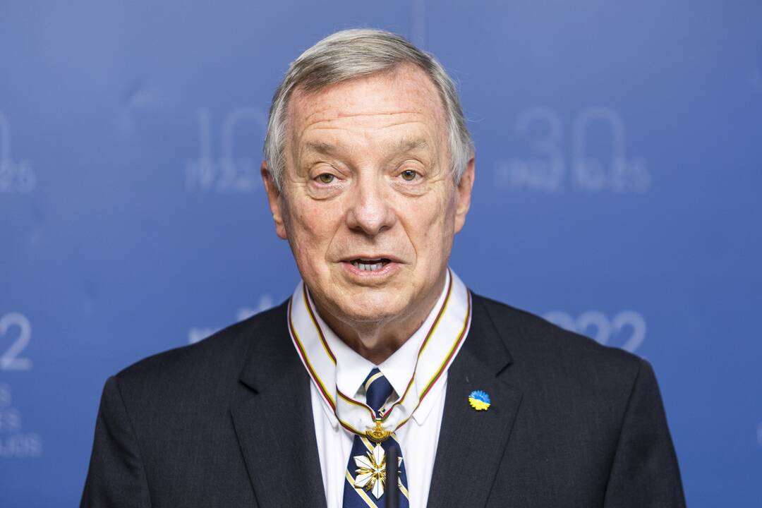 JAV senatoriui R. J. Durbinui įteikta Aleksandro Stulginskio žvaigždė