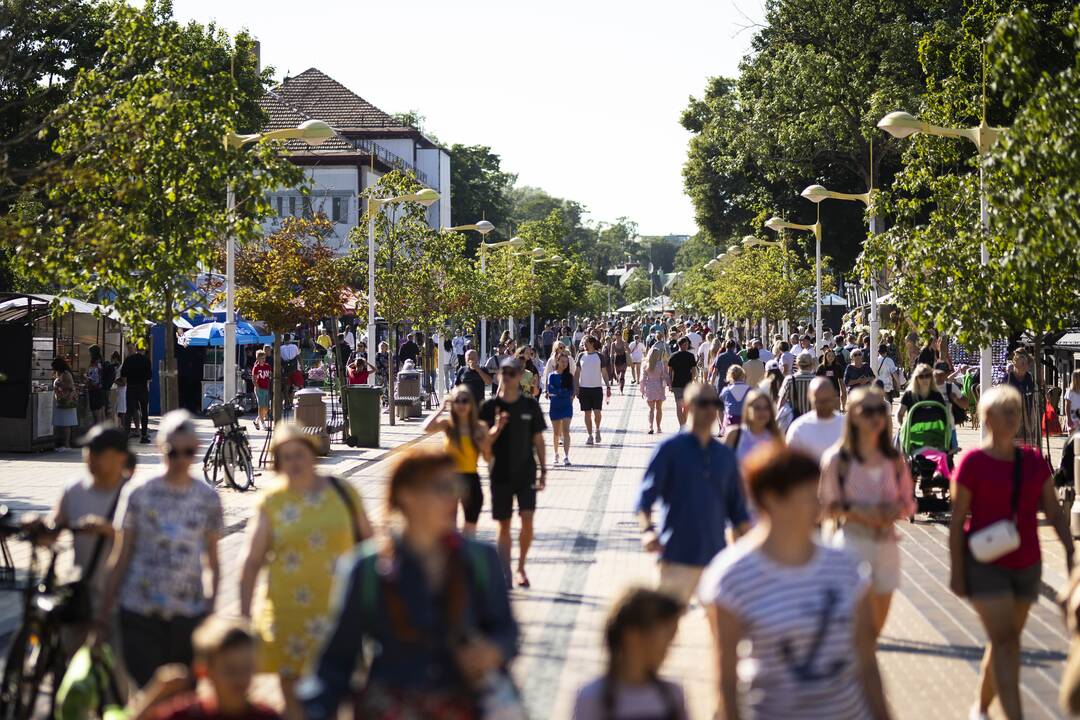 Sausakimša Palanga: šeštadienio vakaras J. Basanavičiaus gatvėje