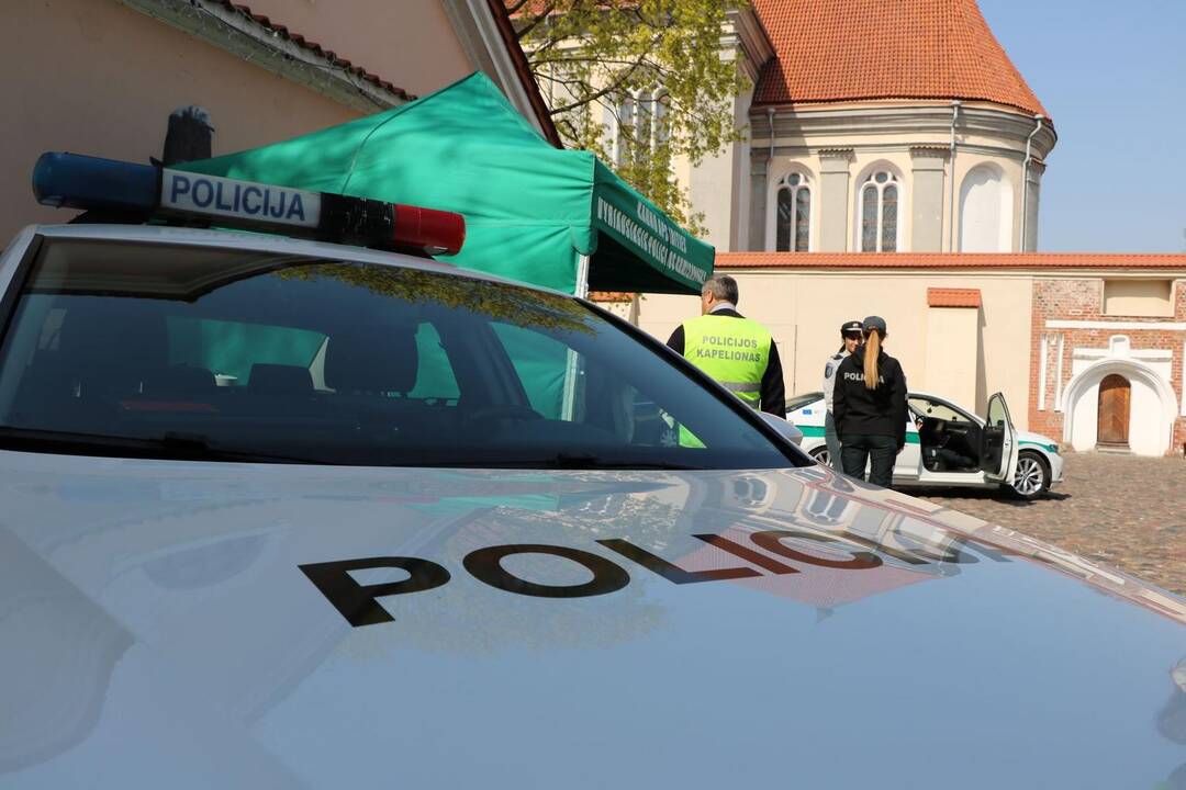 Neeilinis policijos reidas Rotušės aikštėje