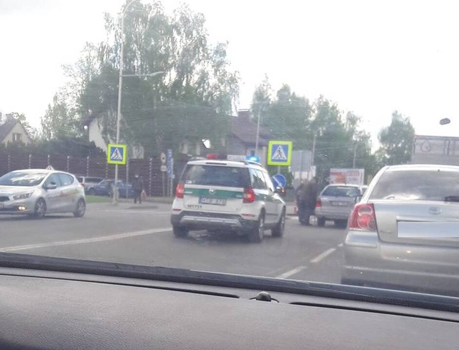Per avariją Marijampolėje nukentėjo ir pro šalį ėjusi pėsčioji