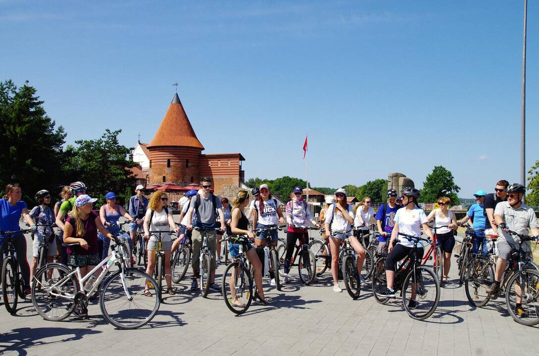 Žygis ir nakvynė Raudonės pilyje – įspūdingas maršrutas ir iš naujo atrastos vietos
