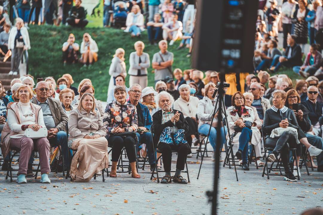 Kauko laiptų terasoje skambėjo auksinės D. Dolskio dainos