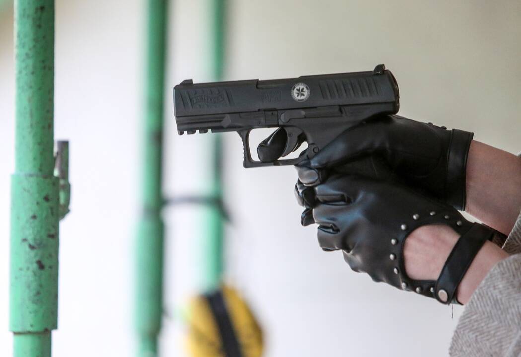 Apie privalomus kursus ginklų savininkams: įgydami teisę, įgyja ir pareigą