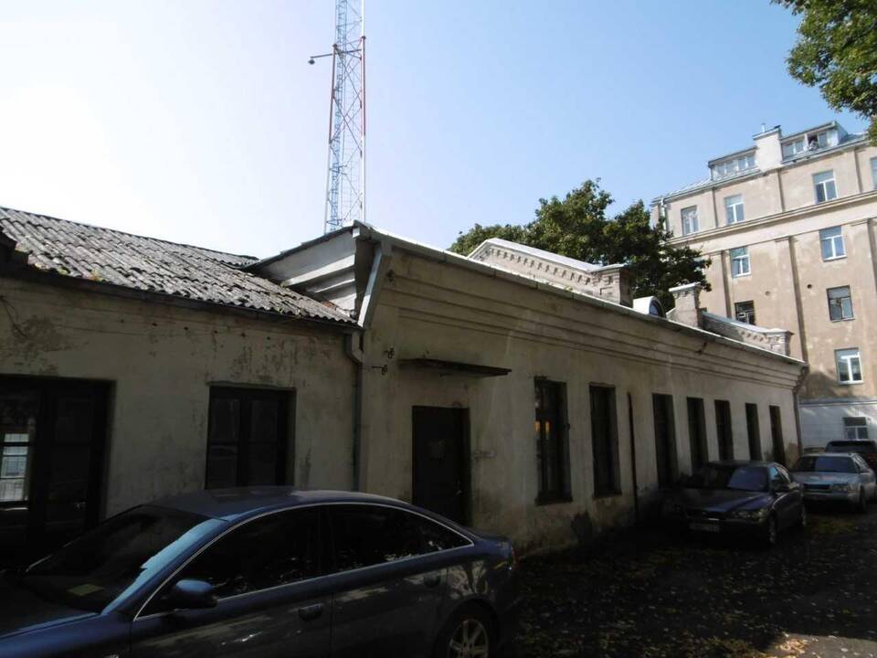 Architektūra: Inžinierių valdybos rūmai statyti pagal tipinį projektą, kuriam nusižengus pastatas išaugo vienu aukštu.