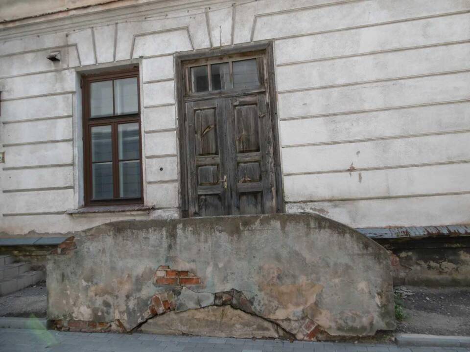 Architektūra: Inžinierių valdybos rūmai statyti pagal tipinį projektą, kuriam nusižengus pastatas išaugo vienu aukštu.