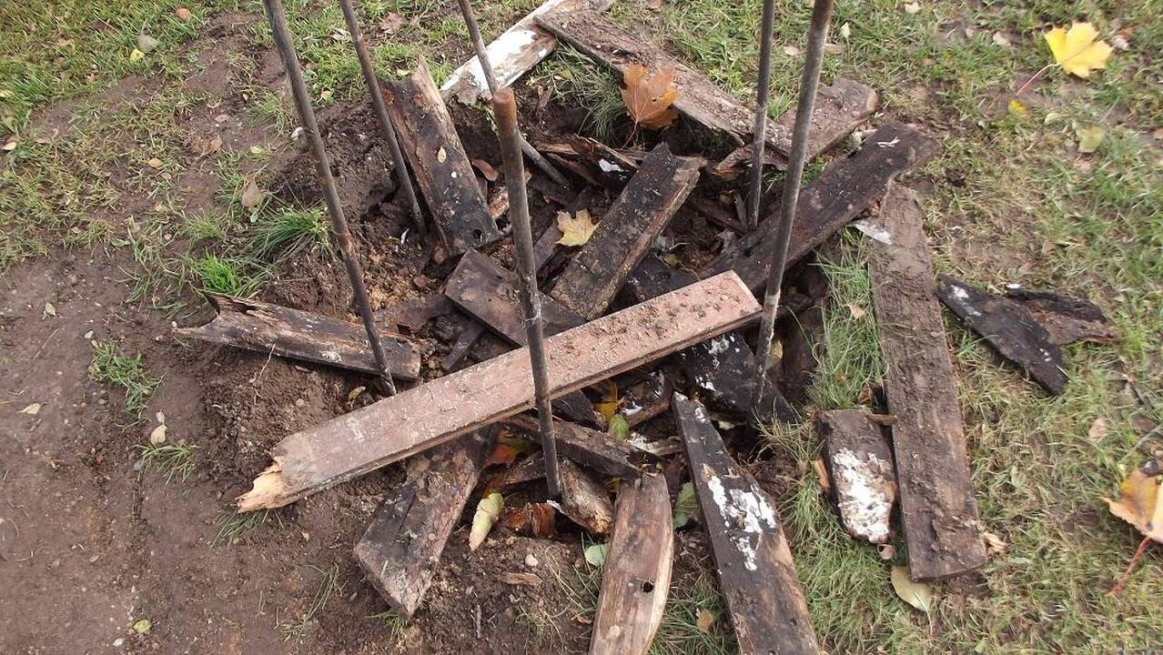 Raseiniuose paaugliai nuobodulį vaikė niokodami svetimą turtą